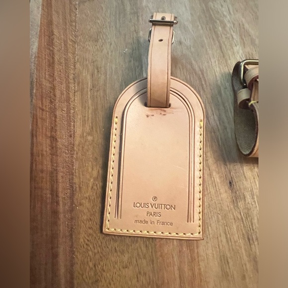 Like New Louis Vuitton Luggage Tag And Poignant Set - Picture 2 of 5